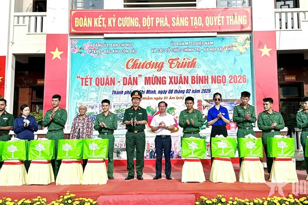 Rộn ràng Tết quân - dân trên đảo tiền tiêu
