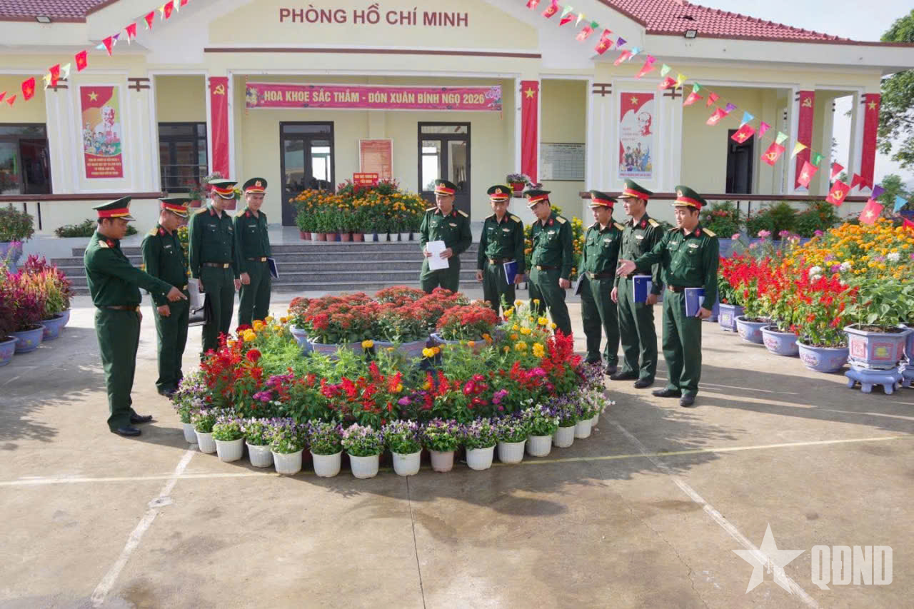 Rực rỡ sắc màu hoa Xuân ở Lữ đoàn 572