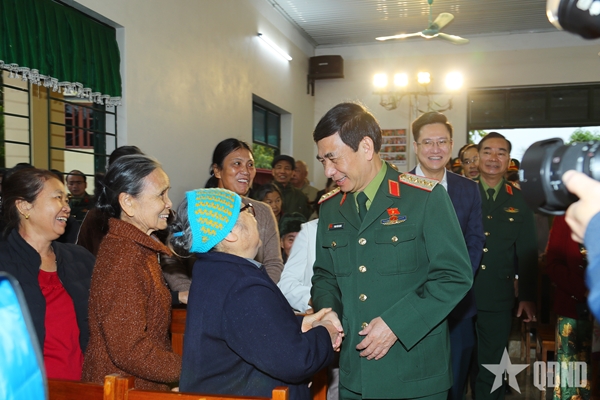 Thái Nguyên Cử tri biểu quyết, nhất trí tín nhiệm Đại tướng Phan Văn Giang tham gia ứng cử đại biểu Quốc hội khóa XVI