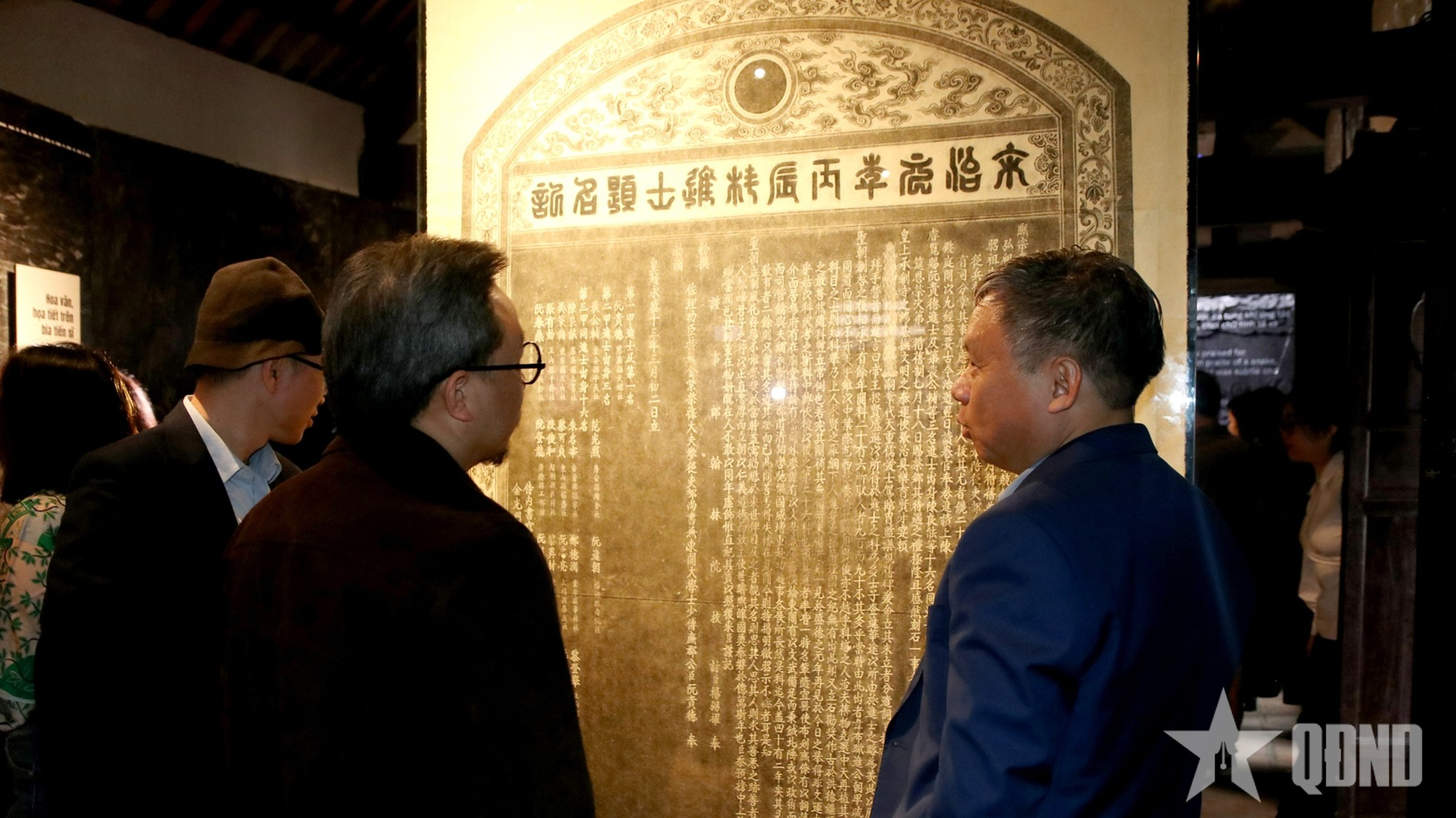 Sử đá lưu danh ngàn đời