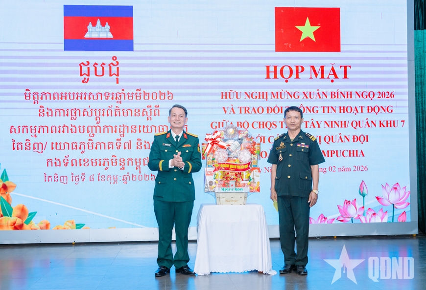 Bộ CHQS tỉnh Tây Ninh thắt chặt tình hữu nghị với các đơn vị Quân đội Hoàng gia Campuchia