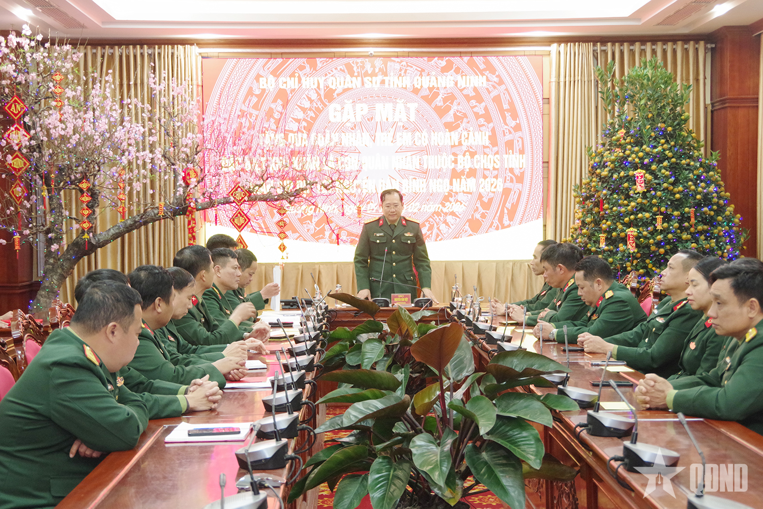 Bộ CHQS tỉnh Quảng Ninh gặp mặt, tặng quà quân nhân và con quân nhân có hoàn cảnh khó khăn