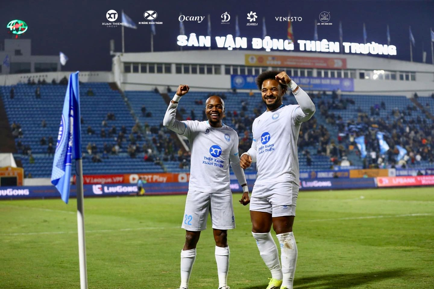 Thép Xanh Nam Định rơi chiến thắng ở phút 90+7 trước Hà Tĩnh