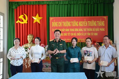 View - 	Thượng tướng Nguyễn Trường Thắng chúc Tết một số đơn vị tại Tây Ninh