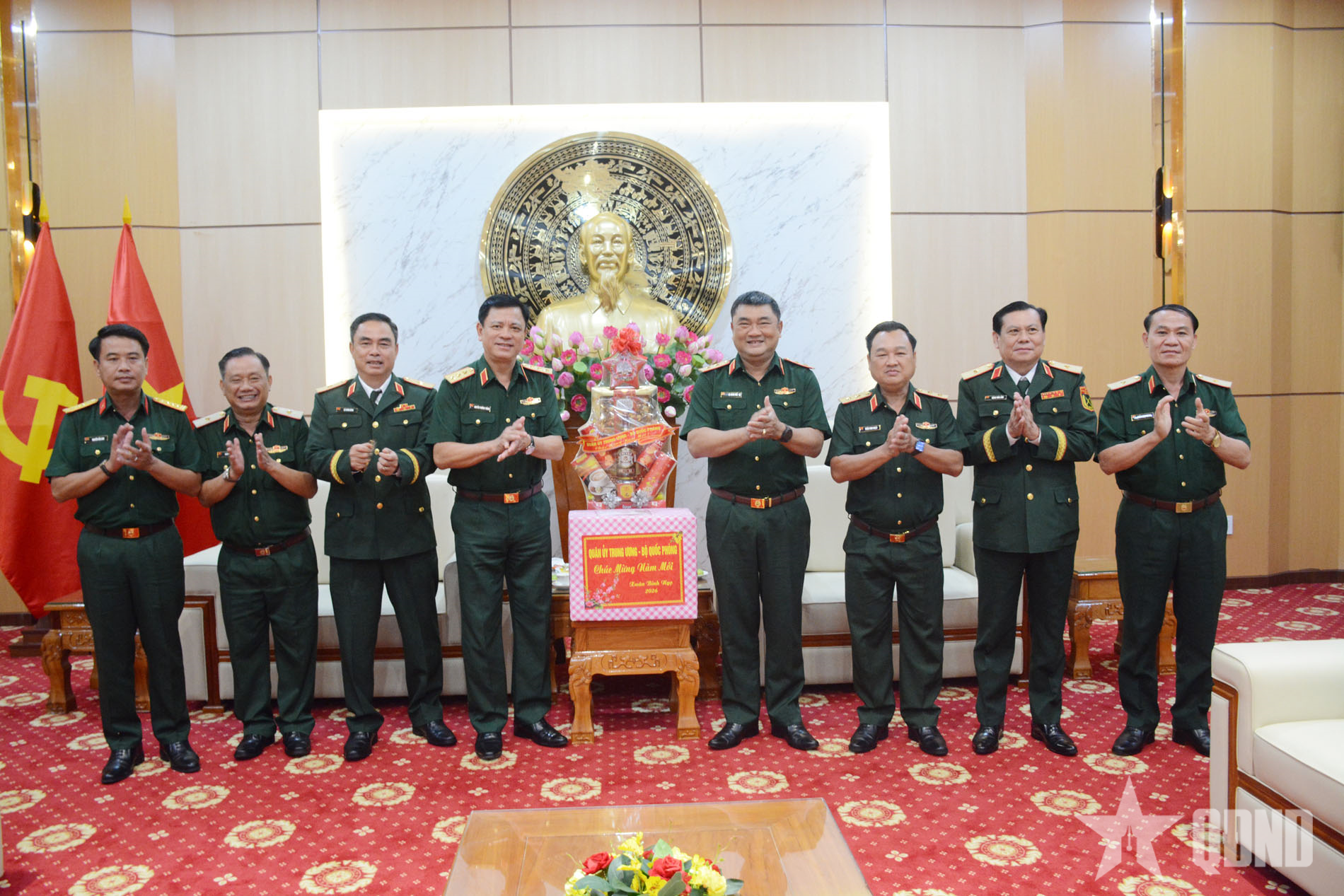 Thượng tướng Nguyễn Trường Thắng thăm, chúc Tết nguyên lãnh đạo Bộ Quốc phòng và Bộ tư lệnh Quân khu 7