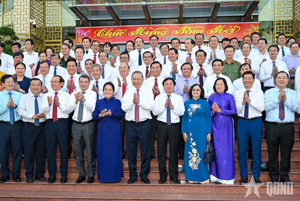 Tổng Bí thư Tô Lâm thăm, chúc Tết Đảng bộ, chính quyền, nhân dân tỉnh Tây Ninh