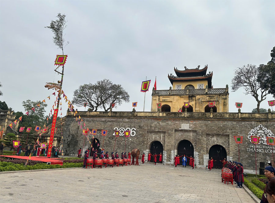 Trải nghiệm các nghi lễ cung đình và đường hoa tại Hoàng thành Thăng Long