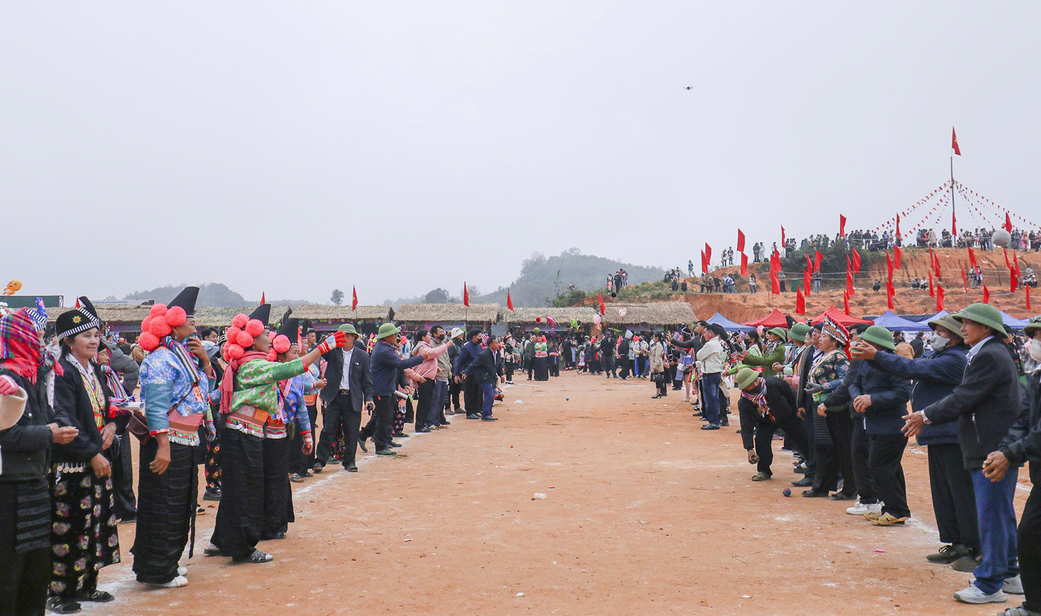 Sắc xuân nơi “rốn lũ”