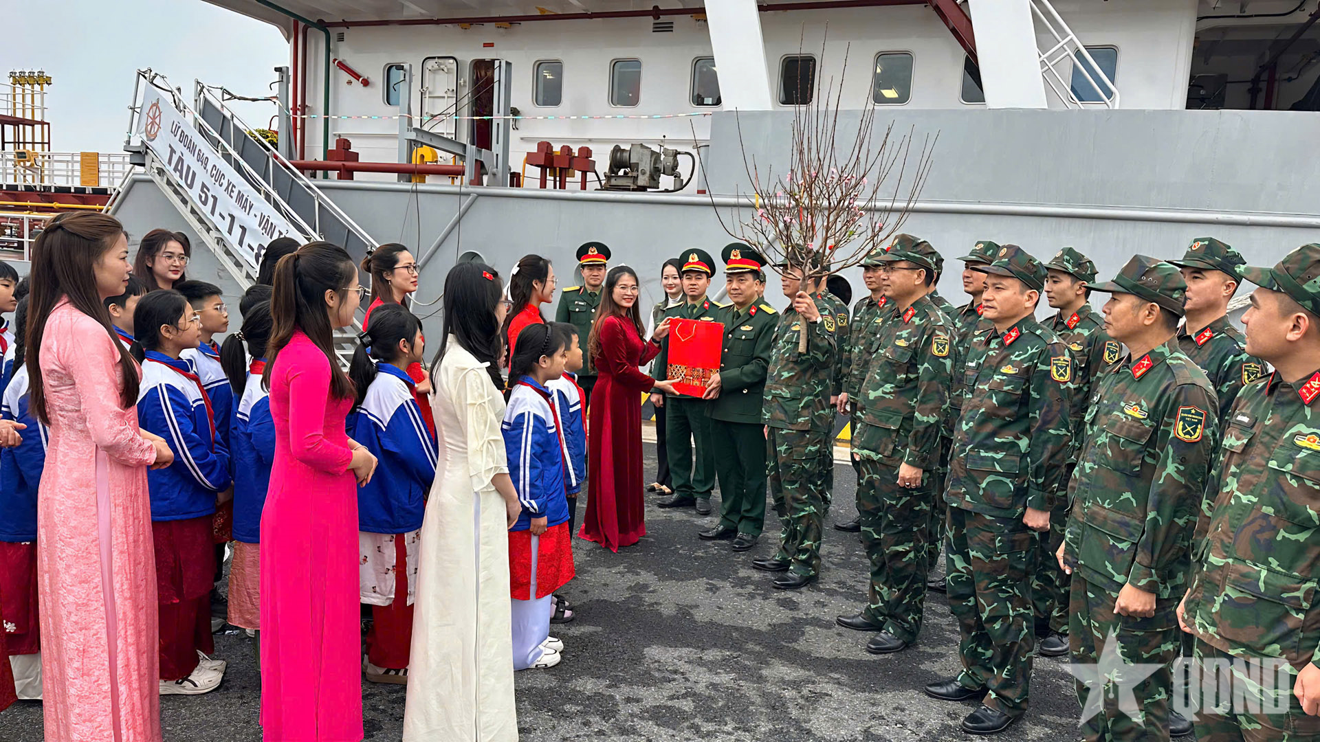 Lữ đoàn 649: Ấm áp nghĩa tình quân dân trong những ngày xuân Bính Ngọ
