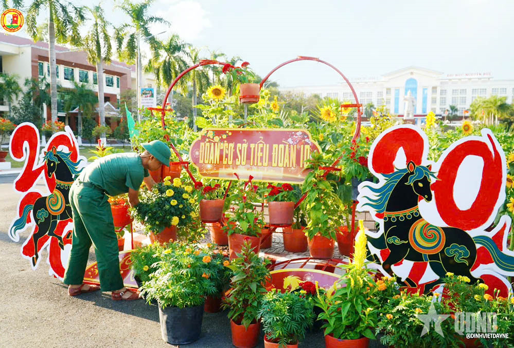 “Đường hoa thanh niên” mừng Xuân Bính Ngọ