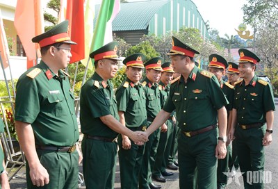 View - 	Thượng tướng Nguyễn Trường Thắng chúc Tết tại tỉnh Đồng Nai