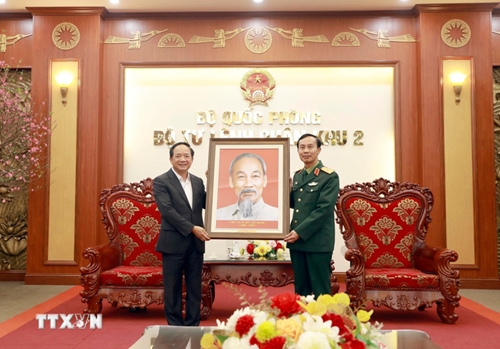 Trưởng ban Tuyên giáo và Dân vận Trung ương Trịnh Văn Quyết thăm, chúc Tết Quân khu 2