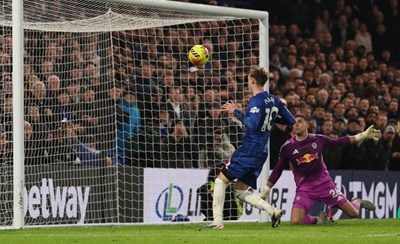 View - 	Tin thể thao (11-2): Chelsea đánh rơi chiến thắng trên sân nhà