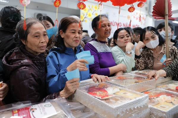 Niềm vui của người bệnh tại chợ Tết “0 đồng”