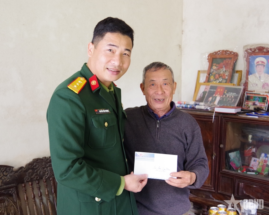 Nghĩa tình người chiến sĩ Thông tin