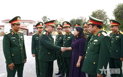 View - 	Đại tướng Nguyễn Trọng Nghĩa thăm, chúc Tết tại Bộ tư lệnh Quân khu 4