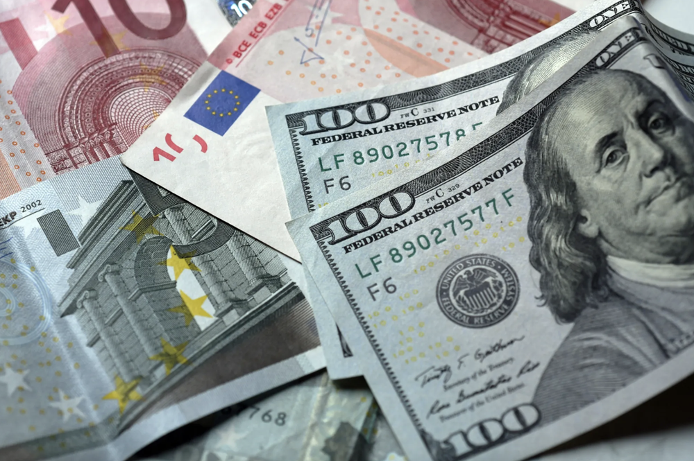 Tỷ giá USD hôm nay (13-2): Đồng USD đi ngang