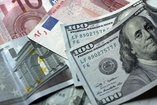 Tỷ giá USD hôm nay 13-2 Đồng USD đi ngang