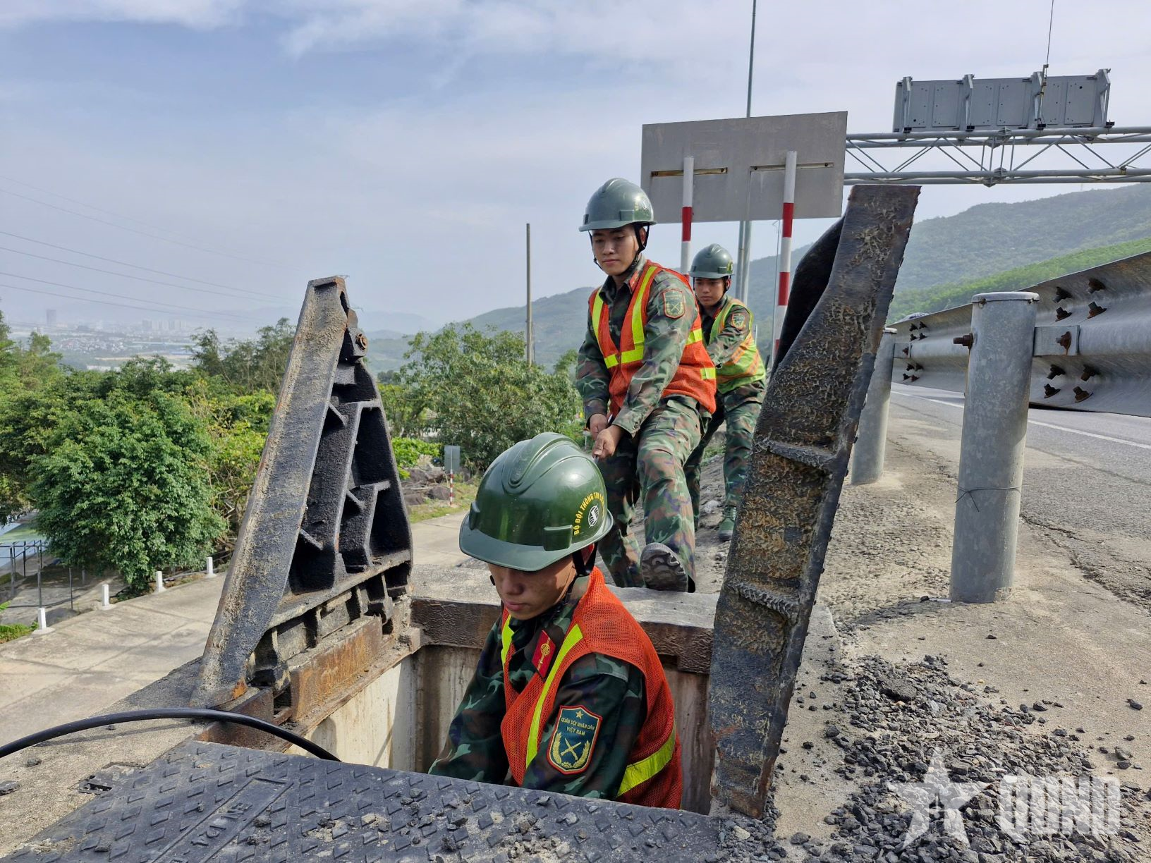 Cánh sóng ngày xuân