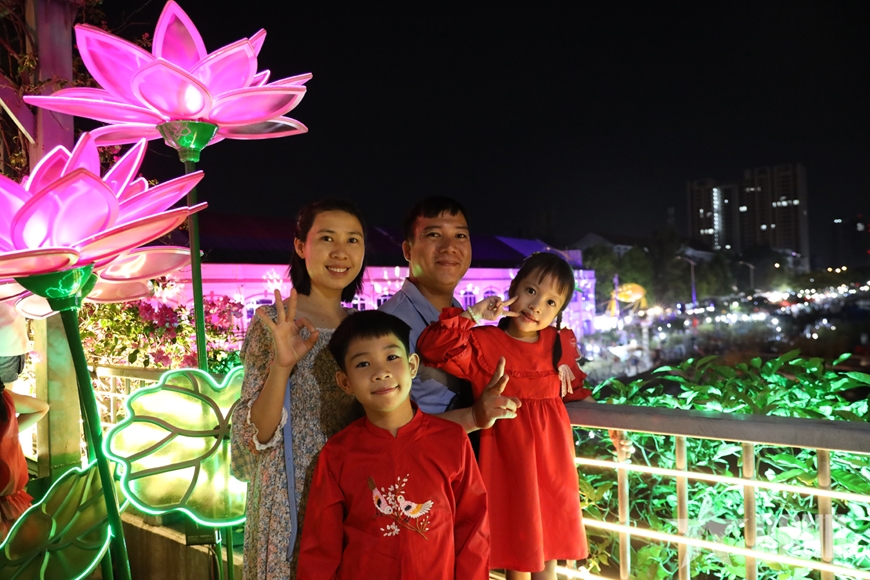 TP Hồ Chí Minh: Khai mạc Lễ hội chợ Hoa xuân “Trên bến dưới thuyền” Tết Bính Ngọ 2026