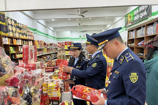 Hàng giả bủa vây thị trường Tết