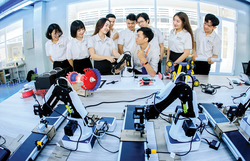 Quán triệt phương châm chỉ đạo thực hiện Nghị quyết Đại hội XIV của Đảng về "5 hóa cho phát triển"