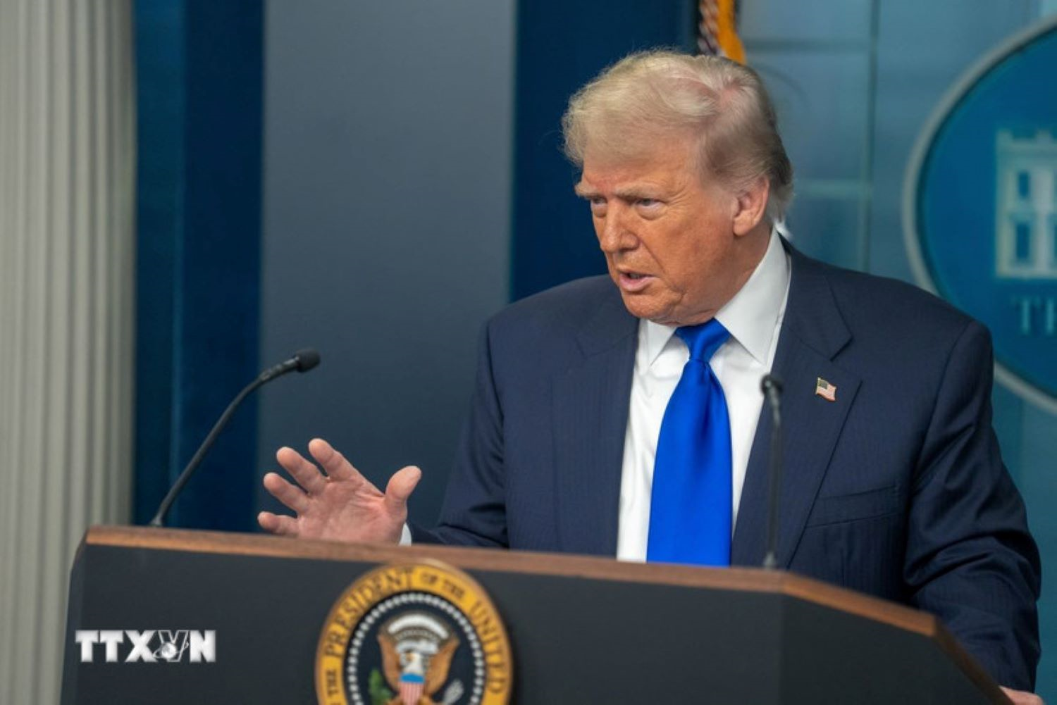 Tổng thống Donald Trump ra tối hậu thư, cảnh báo hậu quả nghiêm trọng với Iran