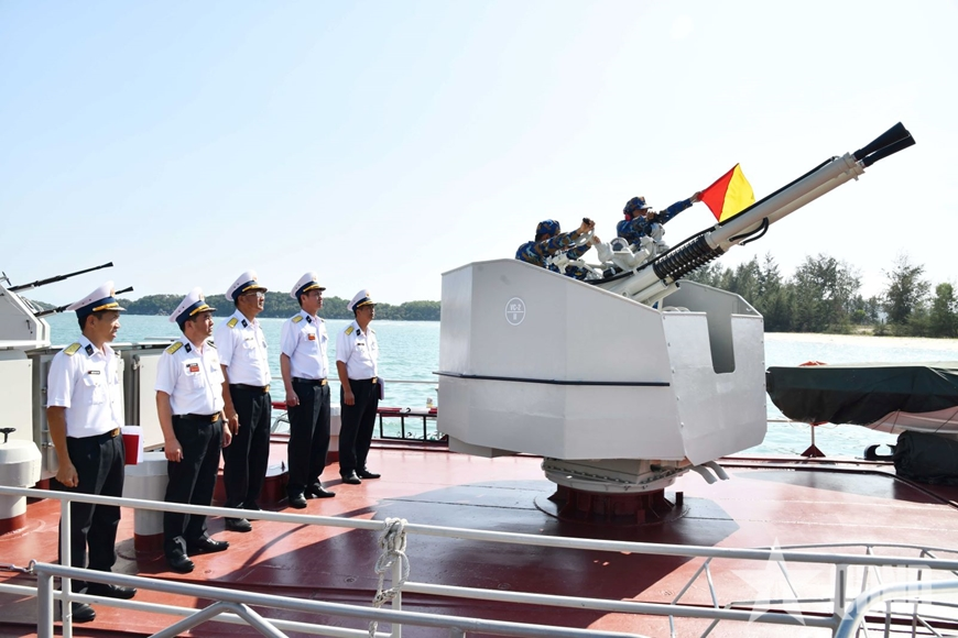 Bộ tư lệnh Vùng 5 Hải quân kiểm tra công tác sẵn sàng chiến đấu dịp Tết Nguyên đán 2026