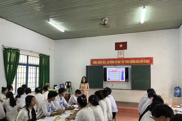 Lần đầu có quy định riêng về chế độ làm việc cho giáo viên giáo dục thường xuyên