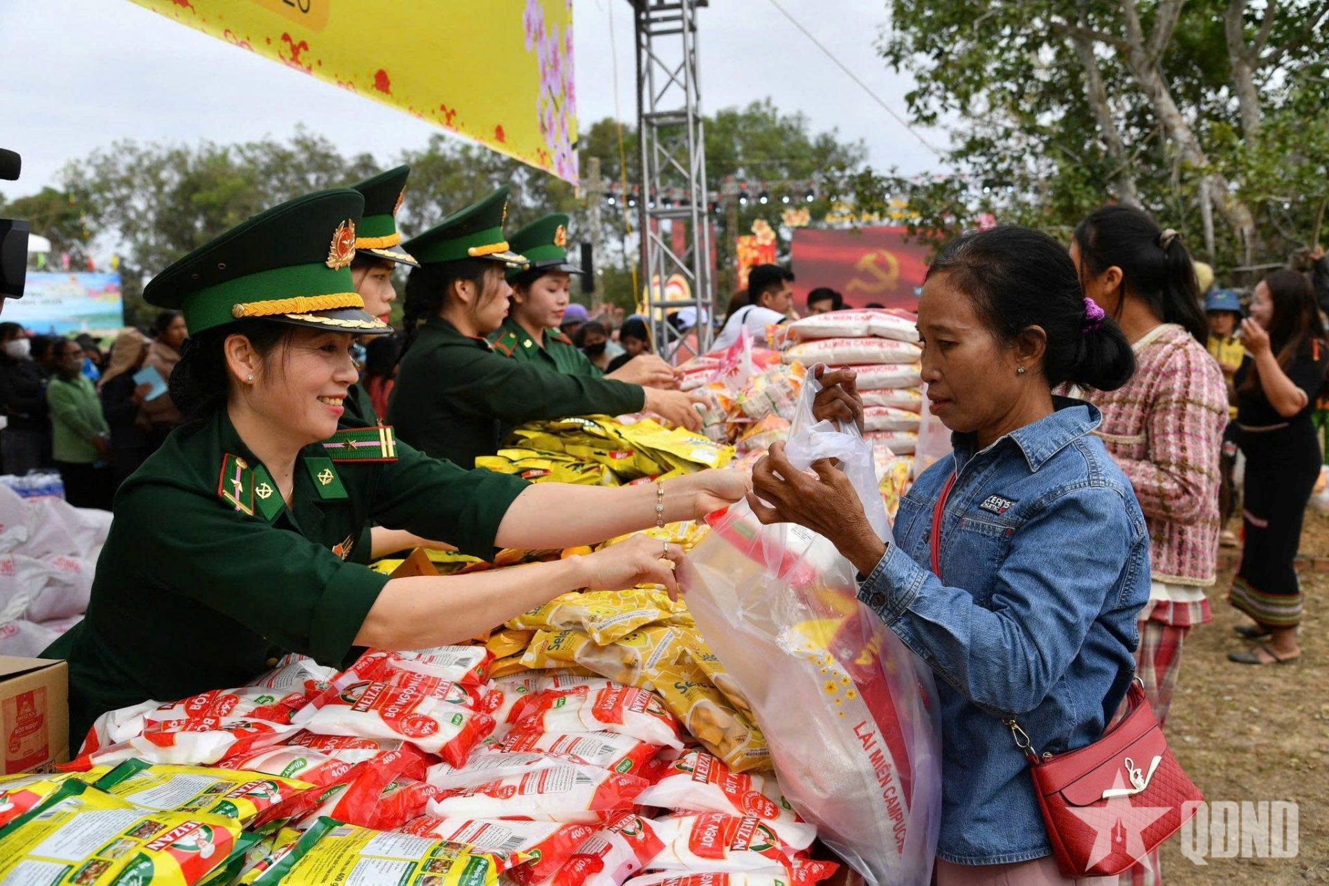 Mùa xuân về theo bước chân người lính