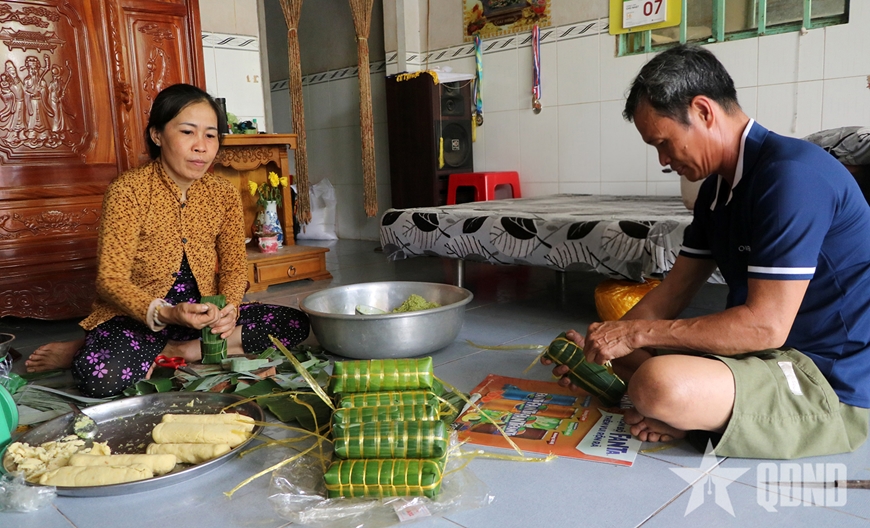 Gi%u1EEF h%u1ED3n T%u1EBFt t%u1EEB gian b%u1EBFp quê