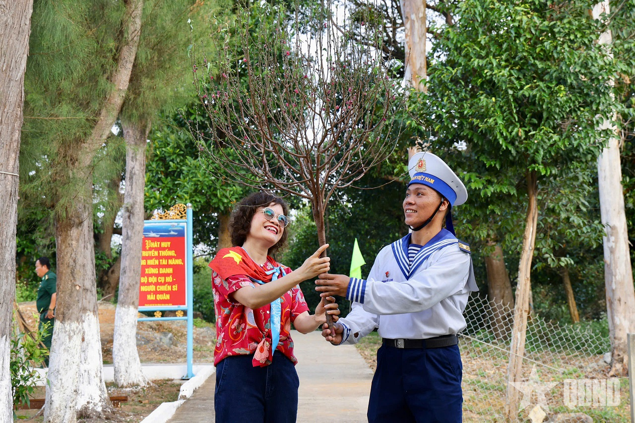 Tết nơi đầu sóng