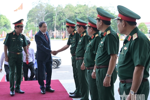 Chủ tịch Quốc hội Trần Thanh Mẫn thăm, chúc Tết tại Quân khu 9