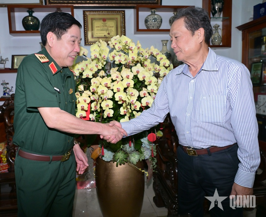 Thượng tướng Nguyễn Văn Gấu thăm, chúc Tết các đồng chí nguyên lãnh đạo Bộ Tổng Tham mưu