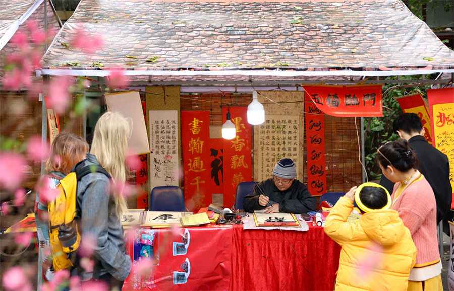 “Ôi! Mùa xuân bốn nghìn năm mơ ước”