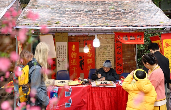 “Ôi Mùa xuân bốn nghìn năm mơ ước”