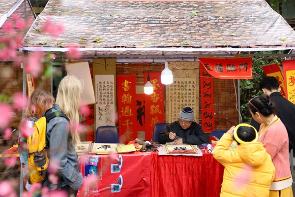 “Ôi Mùa xuân bốn nghìn năm mơ ước”