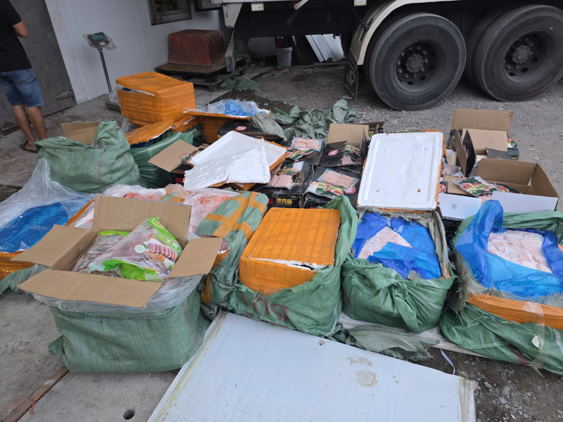 TP Hồ Chí Minh: Tạm giữ hơn 28,8 tấn thực phẩm đông lạnh