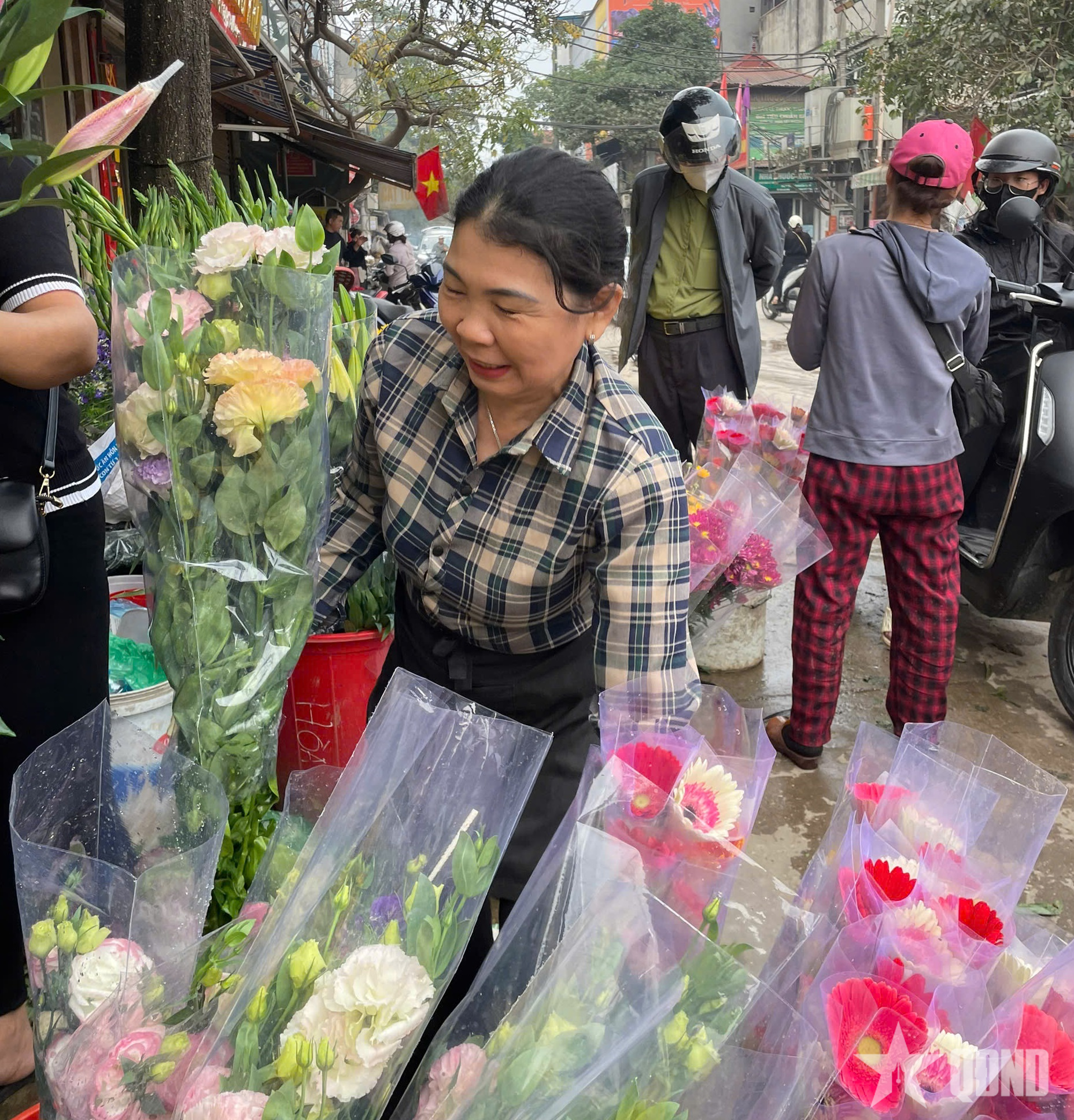 Xu hướng mua sắm Tết: Từ chợ truyền thống đến không gian số