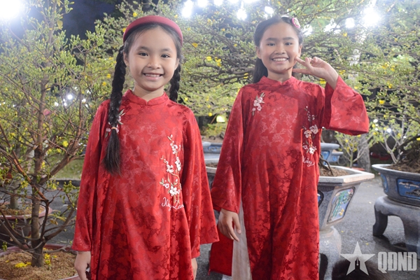 Rực rỡ sắc hoa Xuân trên TP Hồ Chí Minh