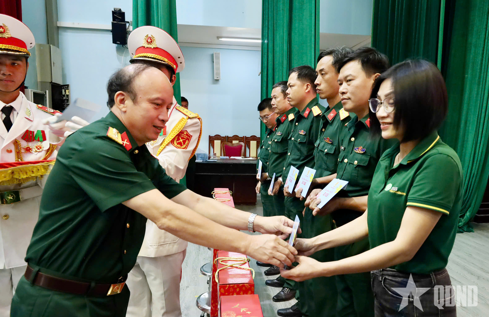 TP Hồ Chí Minh: Tết Công đoàn - Nghĩa tình hậu phương quân đội