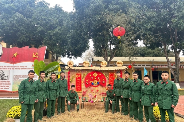 Tết đầu tiên ở đơn vị bố