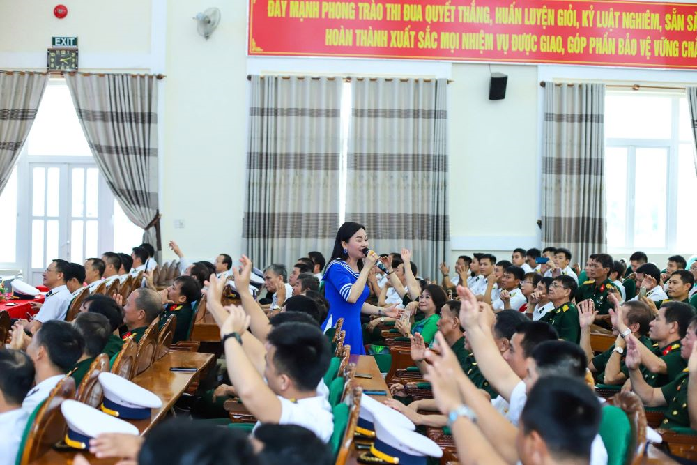 Xuân Bính Ngọ nghe “nghệ sĩ của biển” kể chuyện Trường Sa