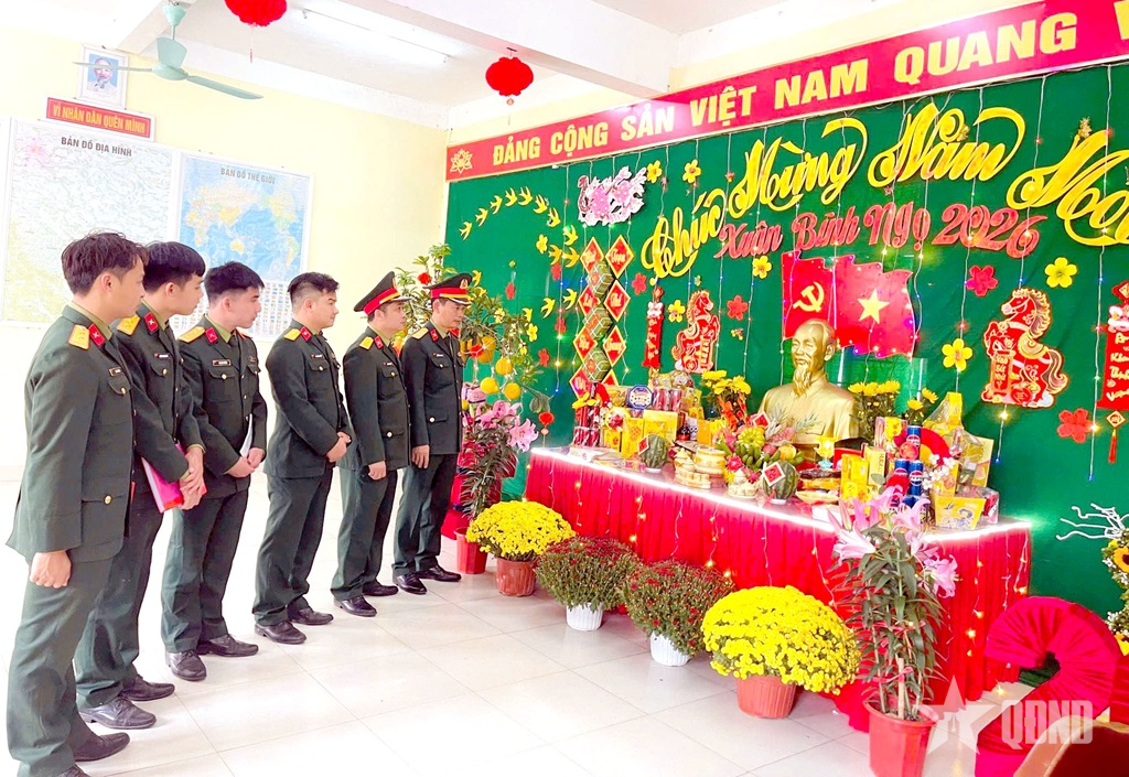 Trung đoàn 3 vui Xuân mới, sẵn sàng chiến đấu cao