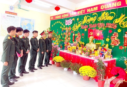 Trung đoàn 3 vui Xuân mới, sẵn sàng chiến đấu cao