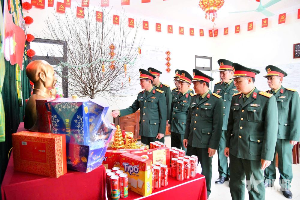 Sư đoàn 324 củng cố trận địa tư tưởng, nâng cao sức mạnh tổng hợp