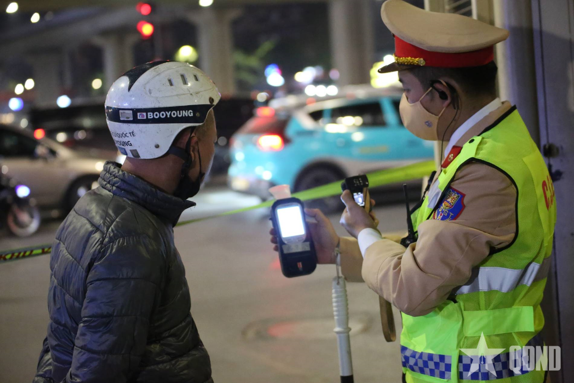 Hà Nội: Nhiều lái xe vi phạm nồng độ cồn khi đi chúc Tết về