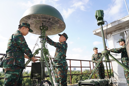 Bộ đội tác chiến điện tử Quân khu 9: Vui Xuân, sẵn sàng chiến đấu cao