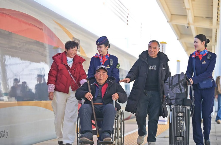 Âm thanh của đoàn viên trong mùa Xuân vận ở Trung Quốc