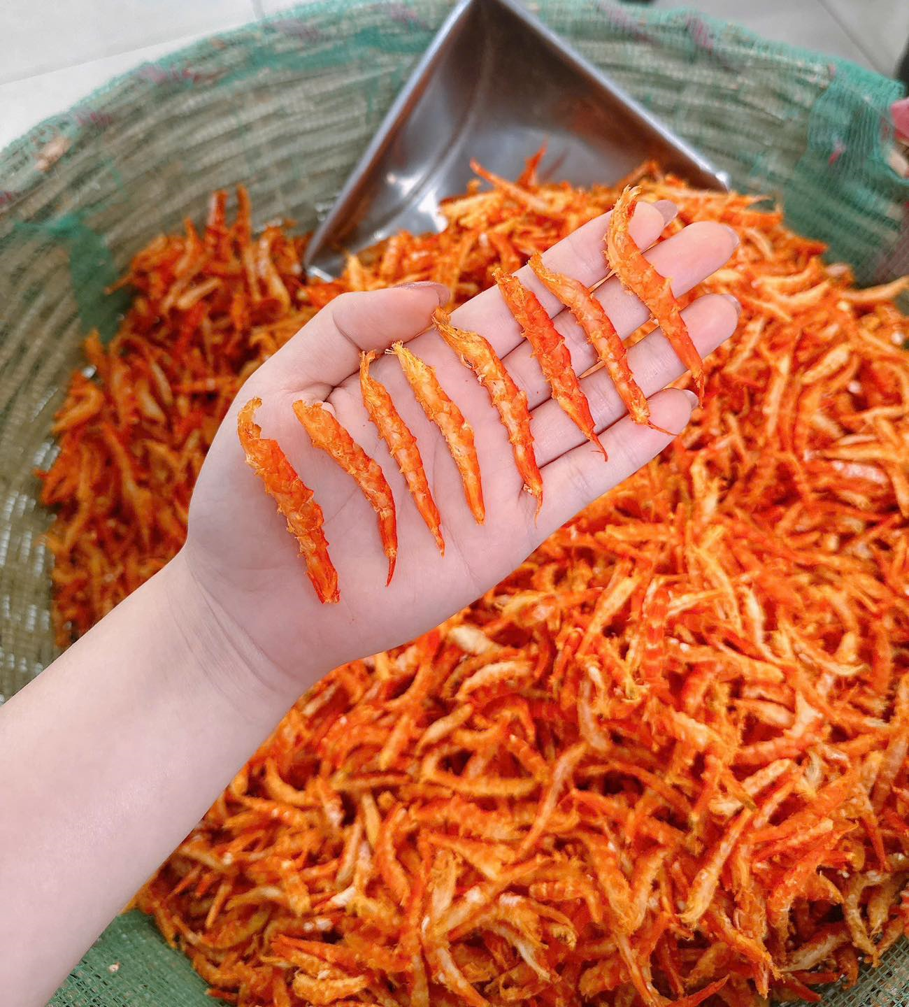 Tôm khô hình móng chim